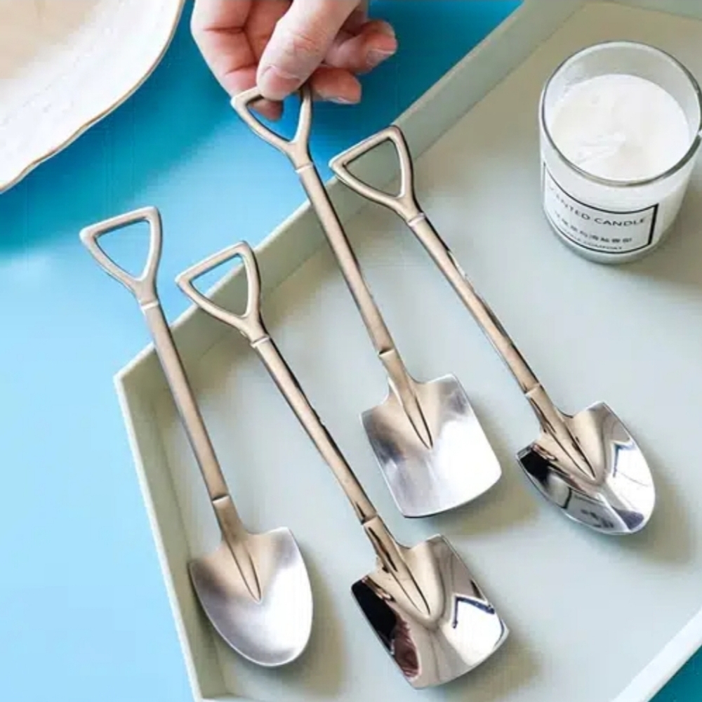 Novelty Serving Shovels for your next party or neighborhood gathering! Lot of 4